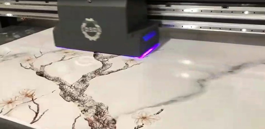 太阳成集团tyc7111ccUV打印机